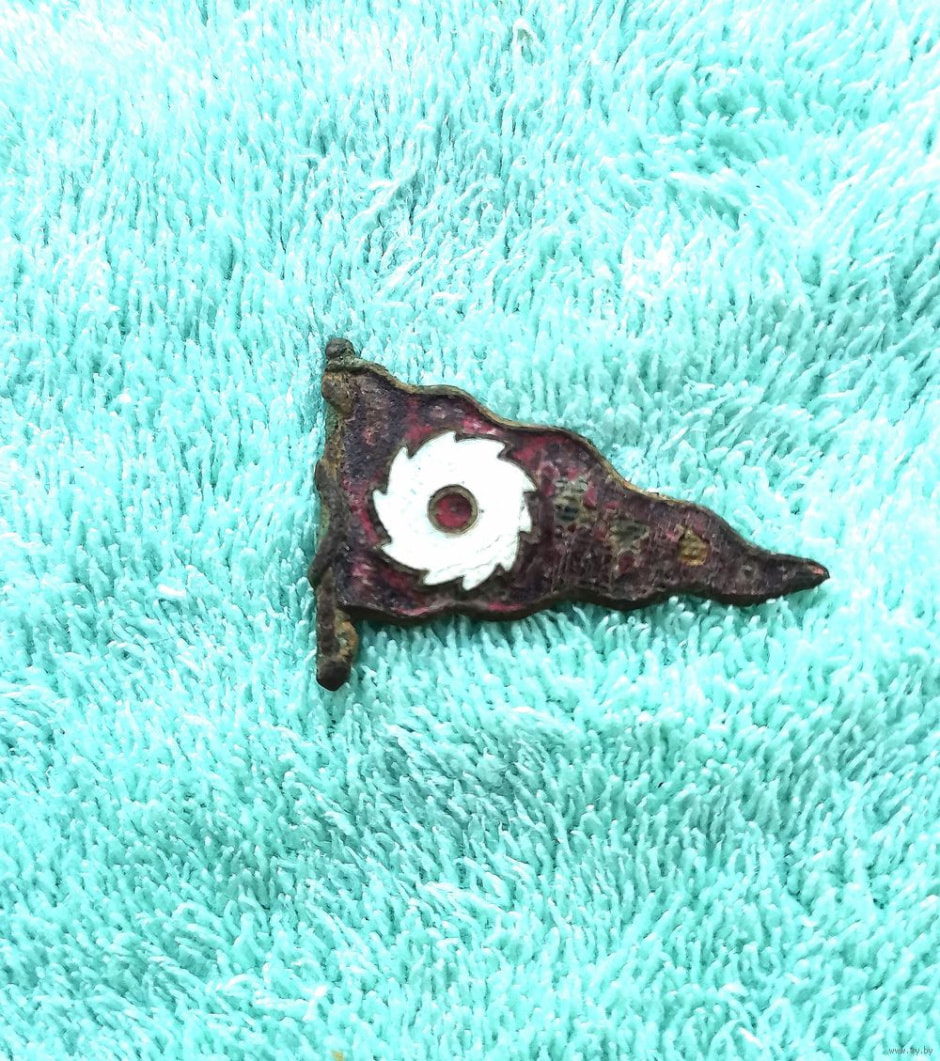 Дорогой значок