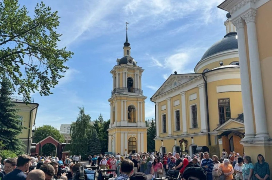 Похороны Заворотнюк 2.jpg