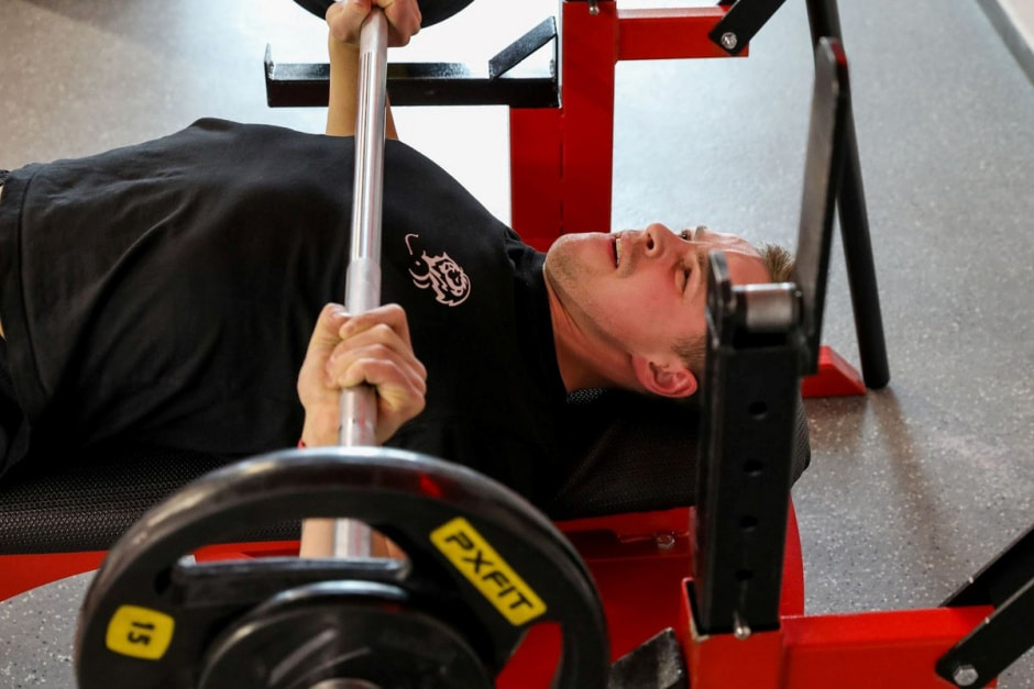 Конкурс по жиму штанги 23 февраля 2.jpg