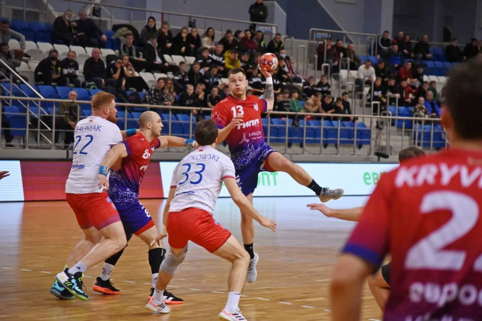 Вадим Сашурин 3.png