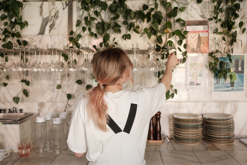 молодежь работа.png