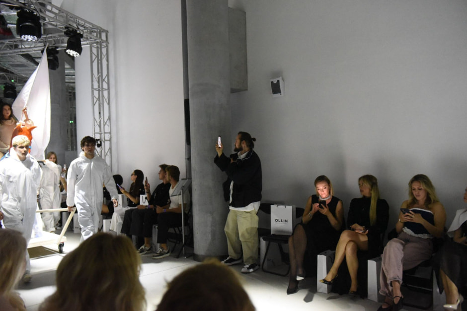 Красивый подиум, сильные коллекции и перформанс ZNWR. Каким получился Fashion Fabrique 3.0? 