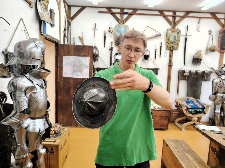 Эксперт по средневековому оружию 4_Сергей Павлов.jpg