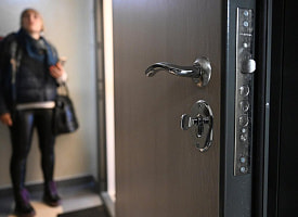 Приходят домой к белорусам и просят разменять деньги. Милиция предупредила об опасности разговора с такими людьми