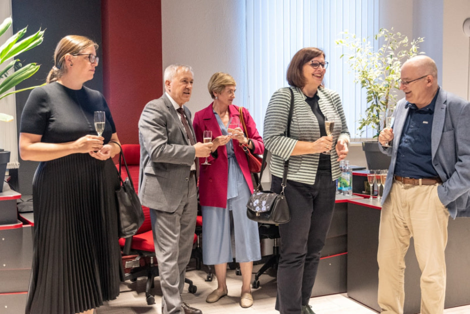 Художник Валерий Песин в галерее SmART 11.jpg