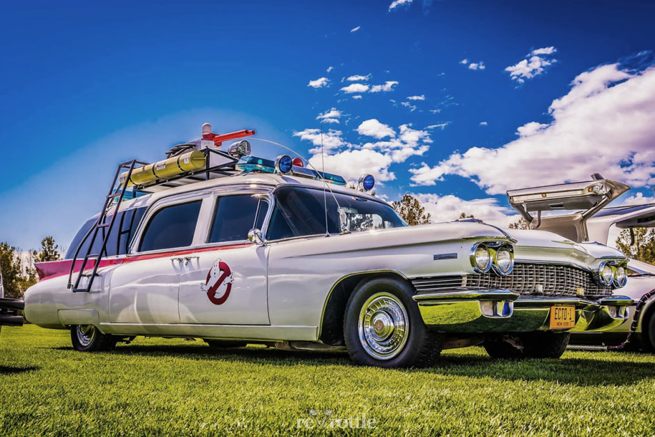 Реплика Ecto-1 (Cadillac Miller-Meteor 1959)