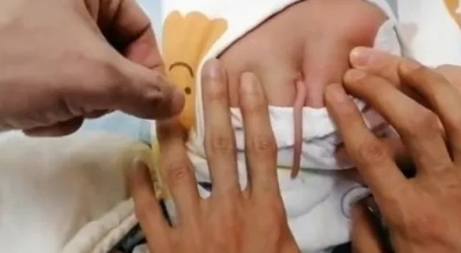 хвост ребенок.png