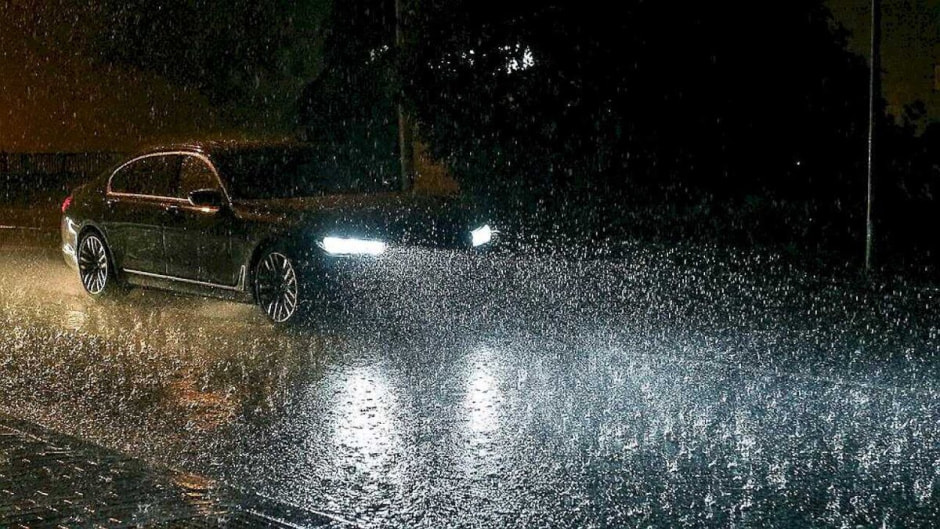 МЧС и ГАИ дали рекомендации, как вести себя в грозу.jpg