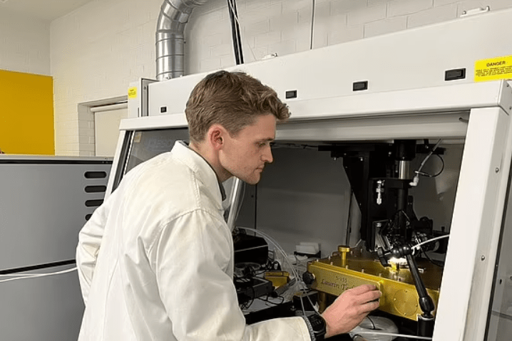 Алтарный камень Стоунхенджа был привезен из Шотландии, а не из Уэльса — а это 750 км (5).png