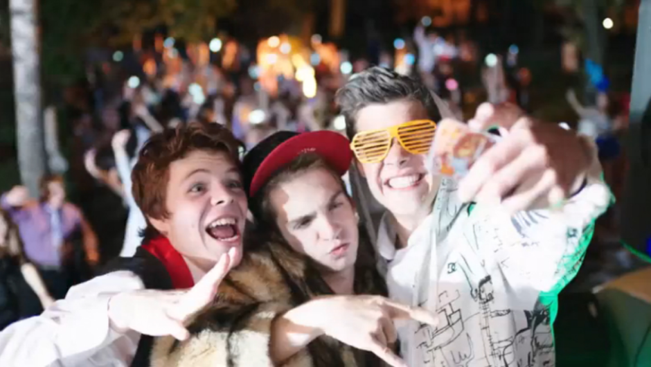 Кадр из фильма "Выпускной"