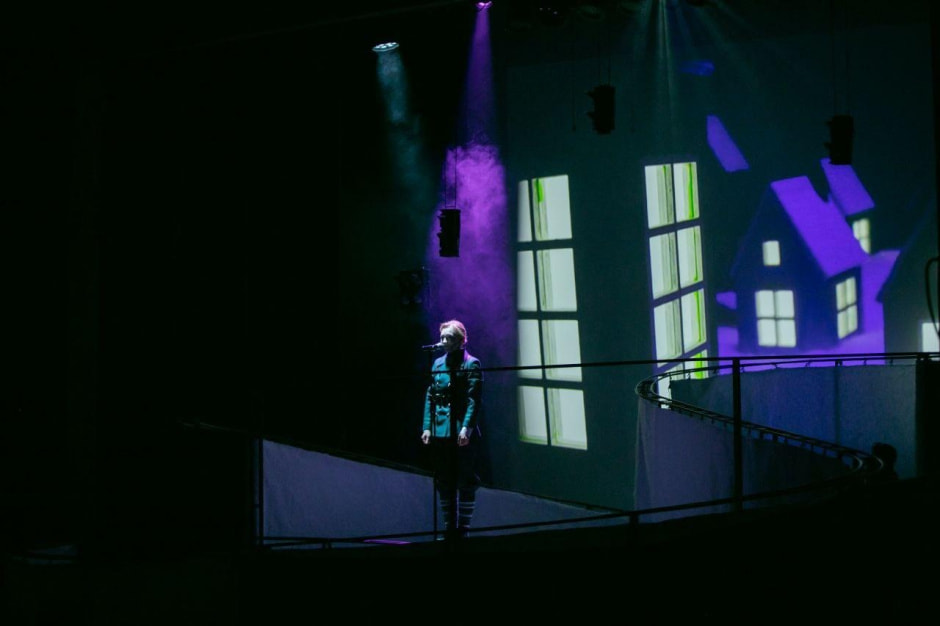 Игрушечный город, экран и фея Бефана. Евгений Корняг поставил детский кукольный спектакль