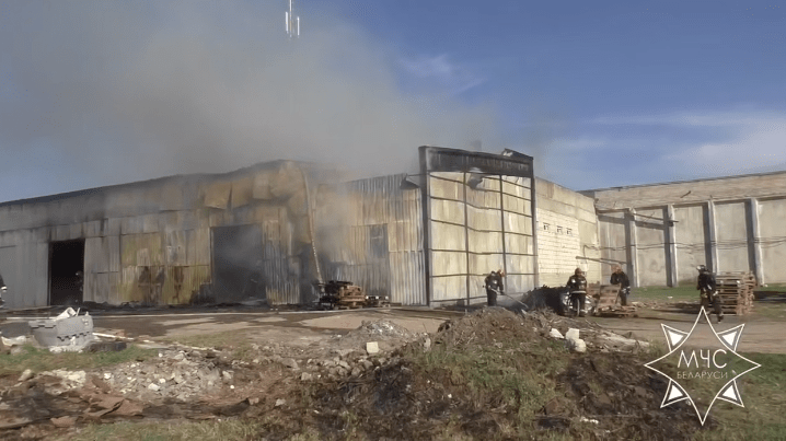 В Могилеве горел склад.png