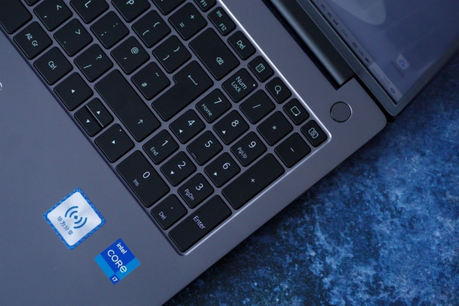 Экраны ноутбуков Huawei 5.jpg