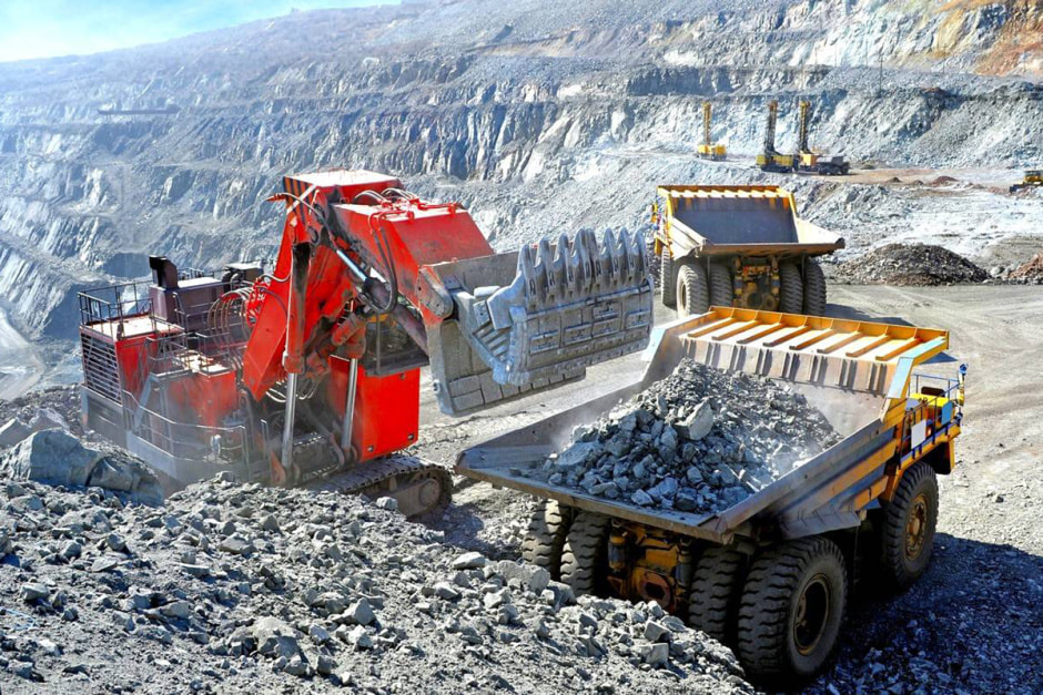 Добыча руды в карьере