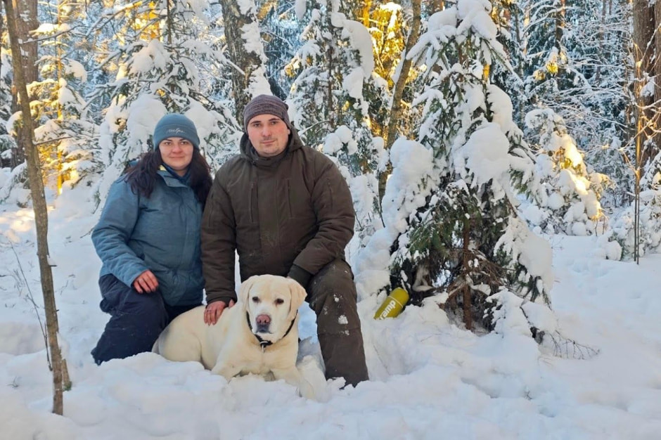 2-Дмитрий и Екатерина Карповы и лабрадор Барни.jpg