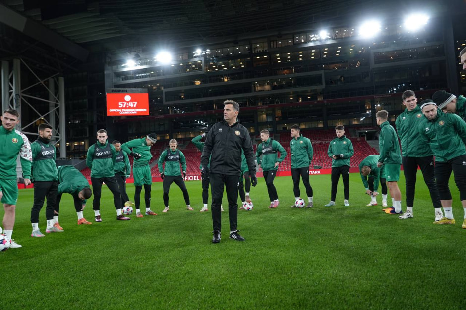 Футбольная сборная Беларуси добиралась до Копенгагена более суток.jpg