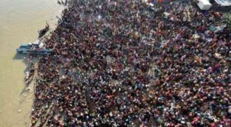 Омовения Индия.jpg