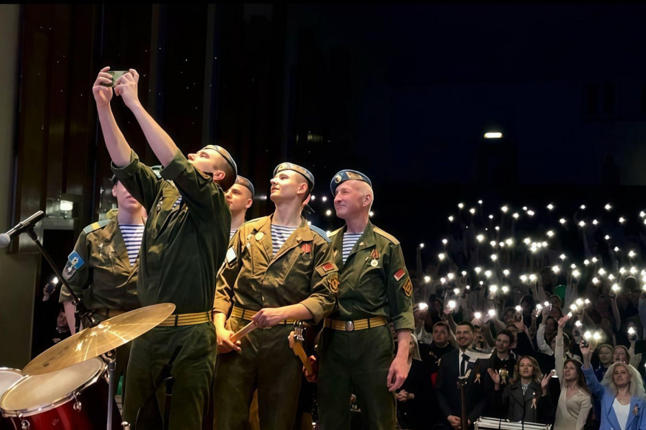 5-Ансамбль Орлы над Бугом.jpg