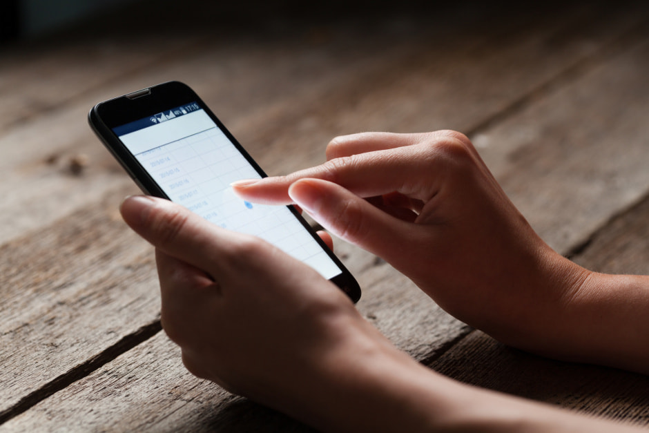 телефон в руках