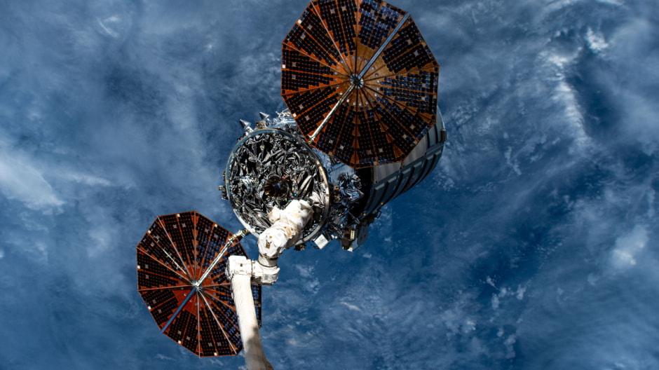 NASA показало, как сгорел в атмосфере Земли корабль Cygnus — фото с разных ракурсов.jpg