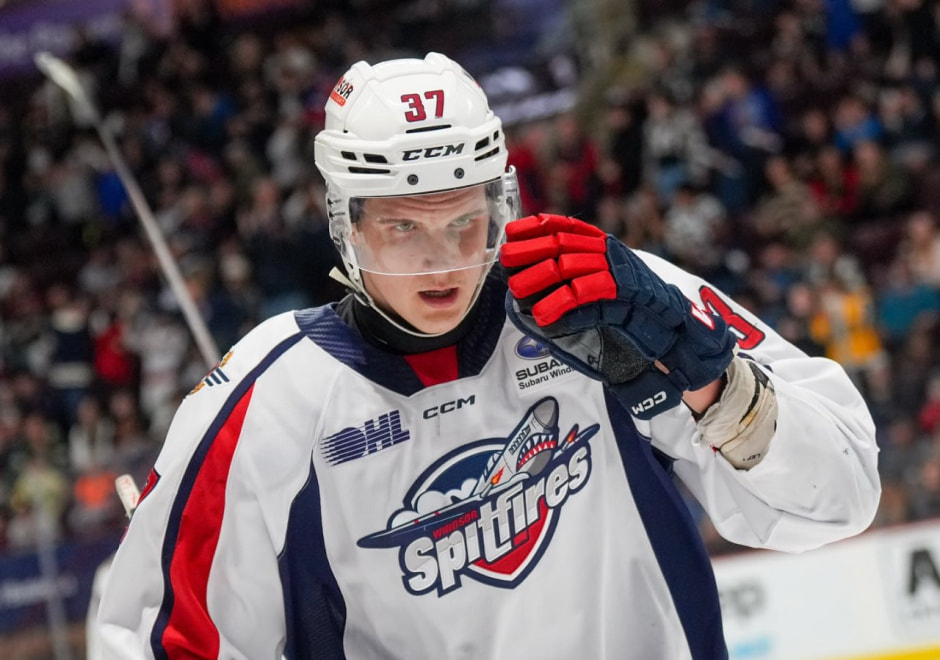 протас хоккей вошел.jpg