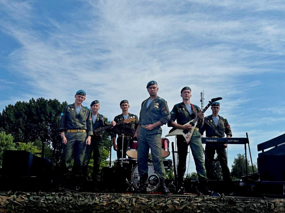 1-Ансамбль Орлы над Бугом.jpg