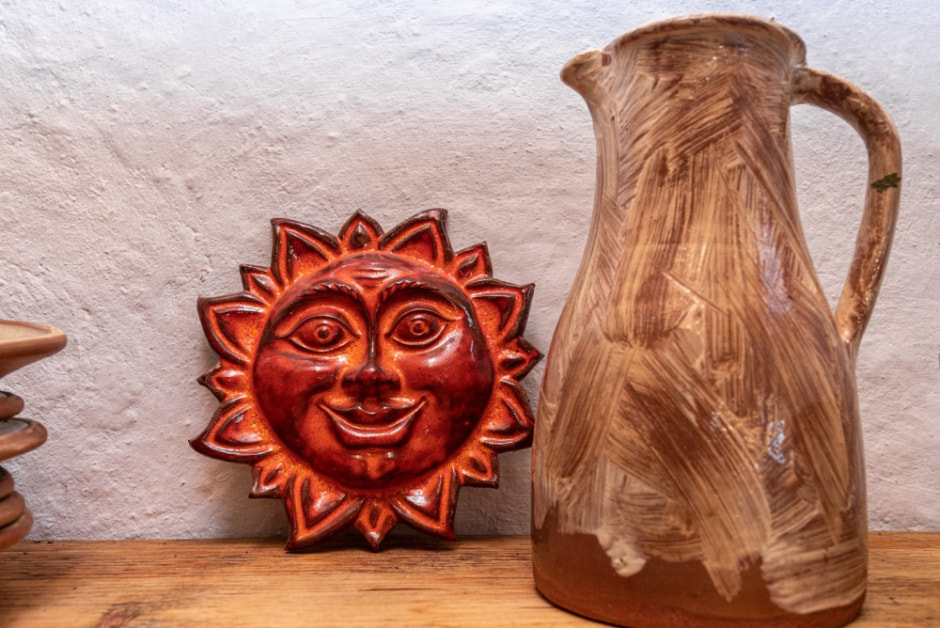 Девушка и деревенская хата в Ягодках 9.jpg