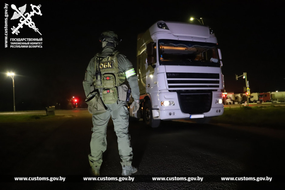 Тягачи, ввезенные в РБ, собирались незаконно продать в России — схему раскрыли таможенники.jpg Тягачи, ввезенные в РБ, собирались незаконно продать в России — схему раскрыли таможенники.jpg