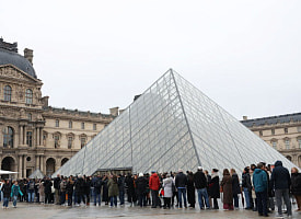 В Лувре и Версале почти десять лет продавали поддельные билеты. Ущерб – более 10 млн евро