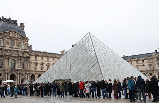 В Лувре и Версале почти десять лет продавали поддельные билеты. Ущерб – более 10 млн евро