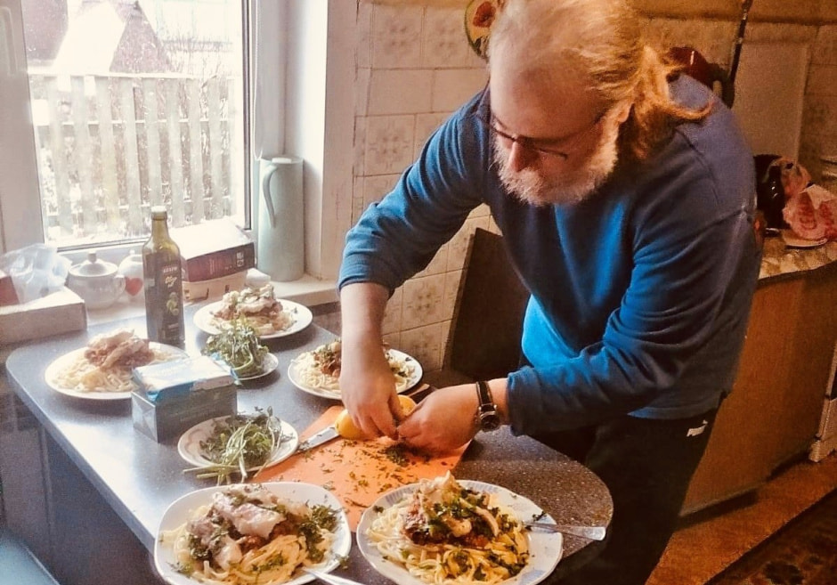 Батюшка-кулинар Сергей Лепин_обл.jpg