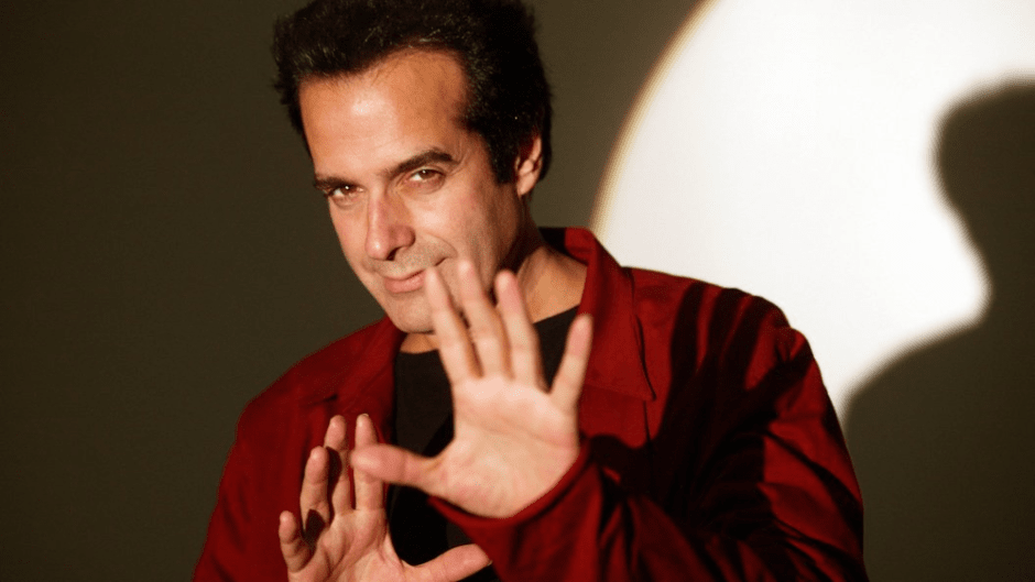 Вспоминаем пять самых впечатляющих фокусов Дэвида Копперфильда в его день рождения.png