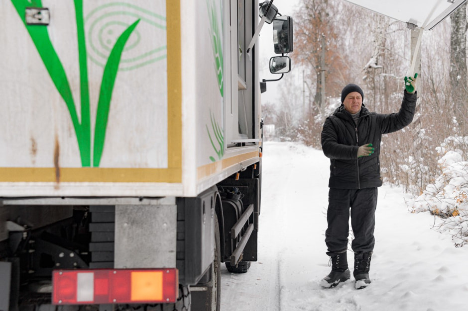 Автолавка в Глусском районе 6.jpg Автолавка в Глусском районе 6.jpg