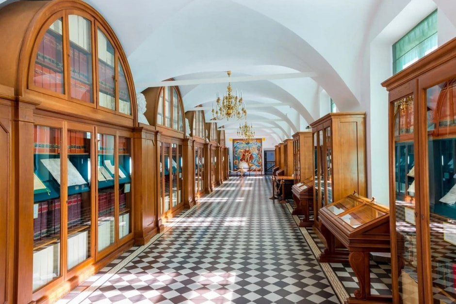 4-Библиотека Несвижского замка.jpg