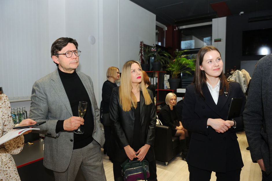 жесткая ирония Константина Селиханова05.JPG