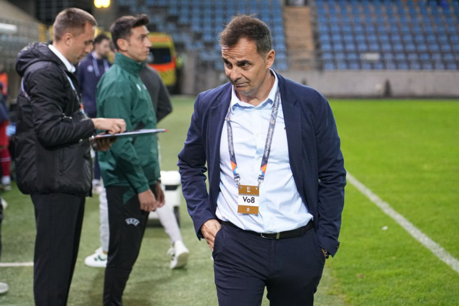 футбол тренер.jpg