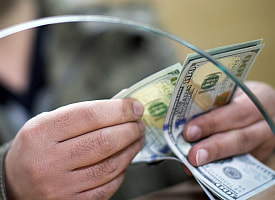 Доллар в Беларуси рванул до максимума за 2,5 недели. Итоги торгов 5 января