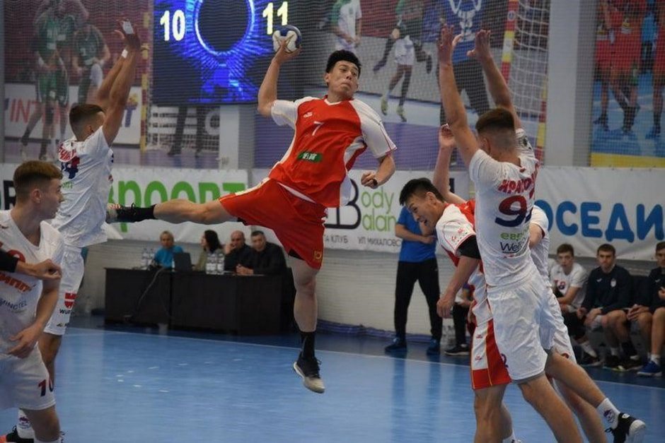 Аисты из Китая гандбол 7.jpg