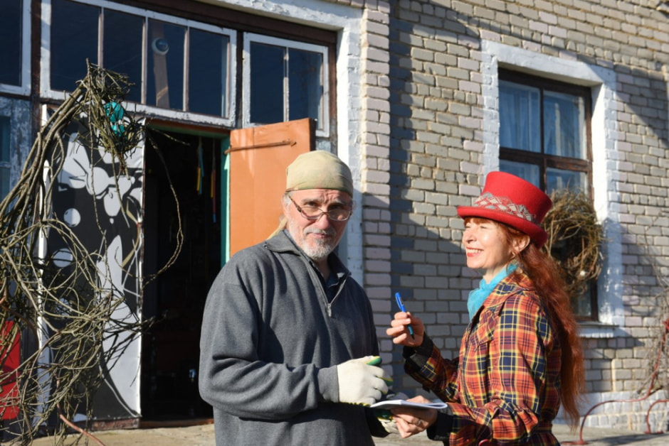 Клоунариум в деревне Зябки 1.jpg