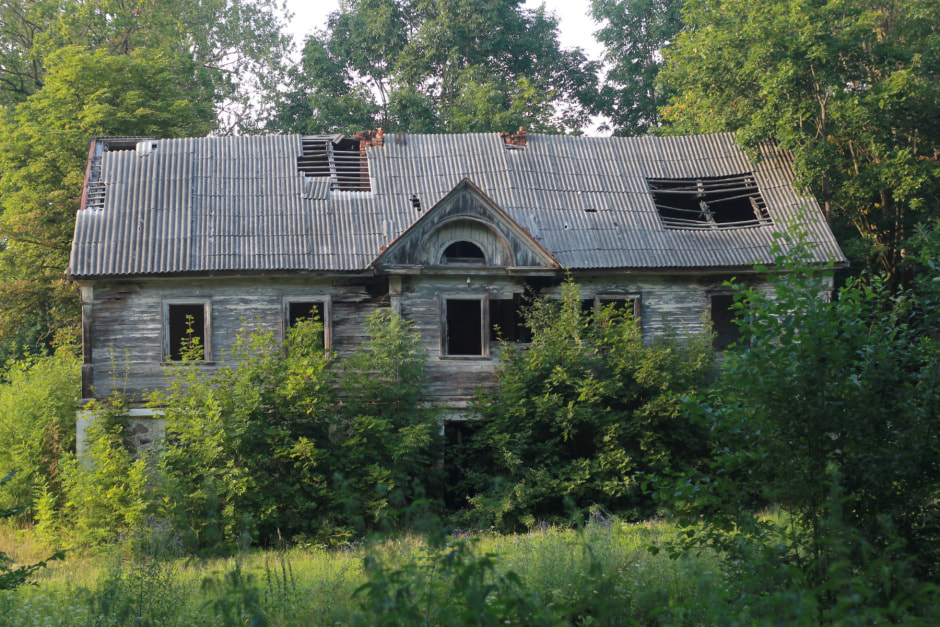 Рэшткі гаспадарчых пабудоў сядзібы ОРуркаў.JPG