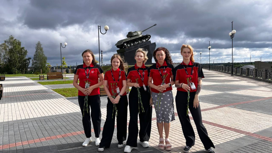 Борисов Памятник экипажу танка Героям Советского Союза Раку П.Н., Петряеву А.А., Данилову А.И..jpg