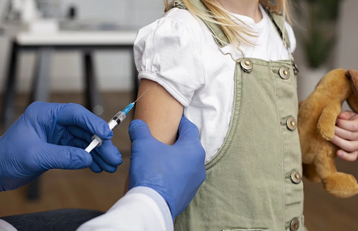 Уже 75% одиннадцатилетних девочек в Беларуси получили первую дозу вакцины против ВПЧ