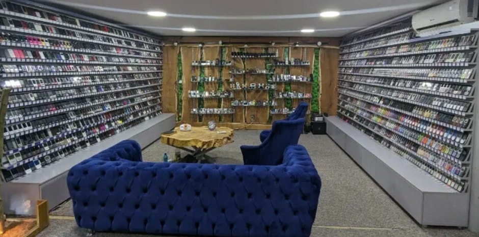 Коллекция мобильных телефонов.jpg Коллекция мобильных телефонов.jpg