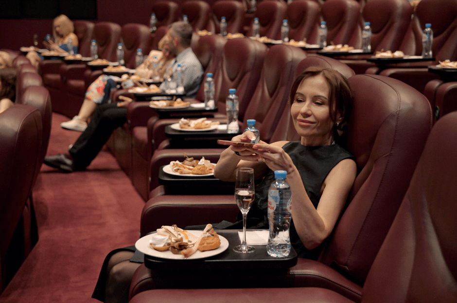 Быть Сальвадором Дали предпоказ 2.png