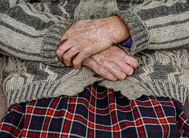 «Бабушкина схема» стала термином 2025 года по версии «Грамоты»