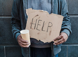 Мужчине в Минске вынесли приговор: он принуждал к попрошайничеству других