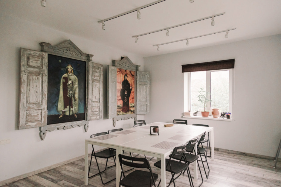 Лободенко-окна с грушевки.jpg