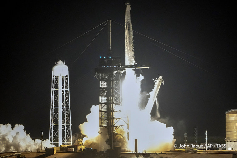 Космические туристы.jpg