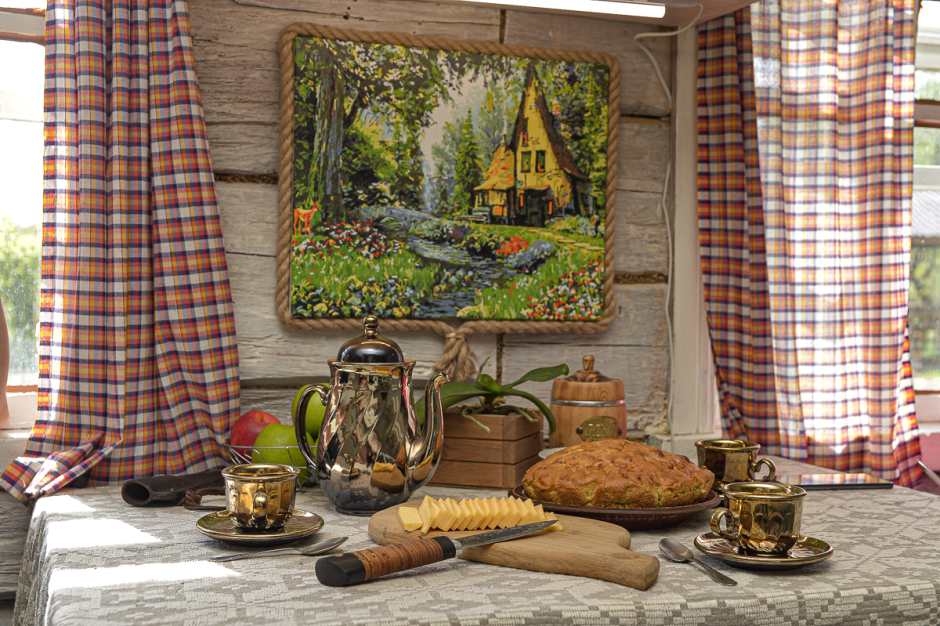 Антон Гнетько и хутор 4.png