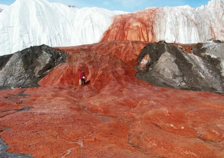 Кровавый водопад.jpg